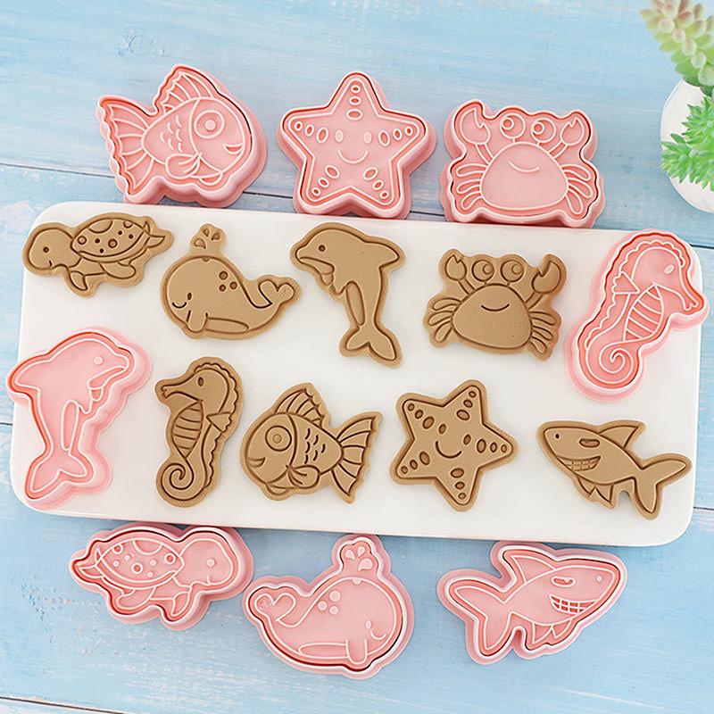 8Pcs Animals Cookie Mold Set Cartoon Cookie Stamp Fondant Cake Decoration Tools 3D Hand Pressure Plastic