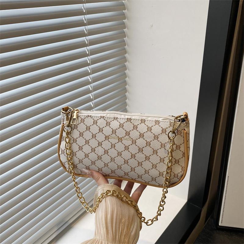 Autumn New Letter Printing Fashion Trend Shoulder Bag Urban Commuter Niche Design Simple Armpit Bag
