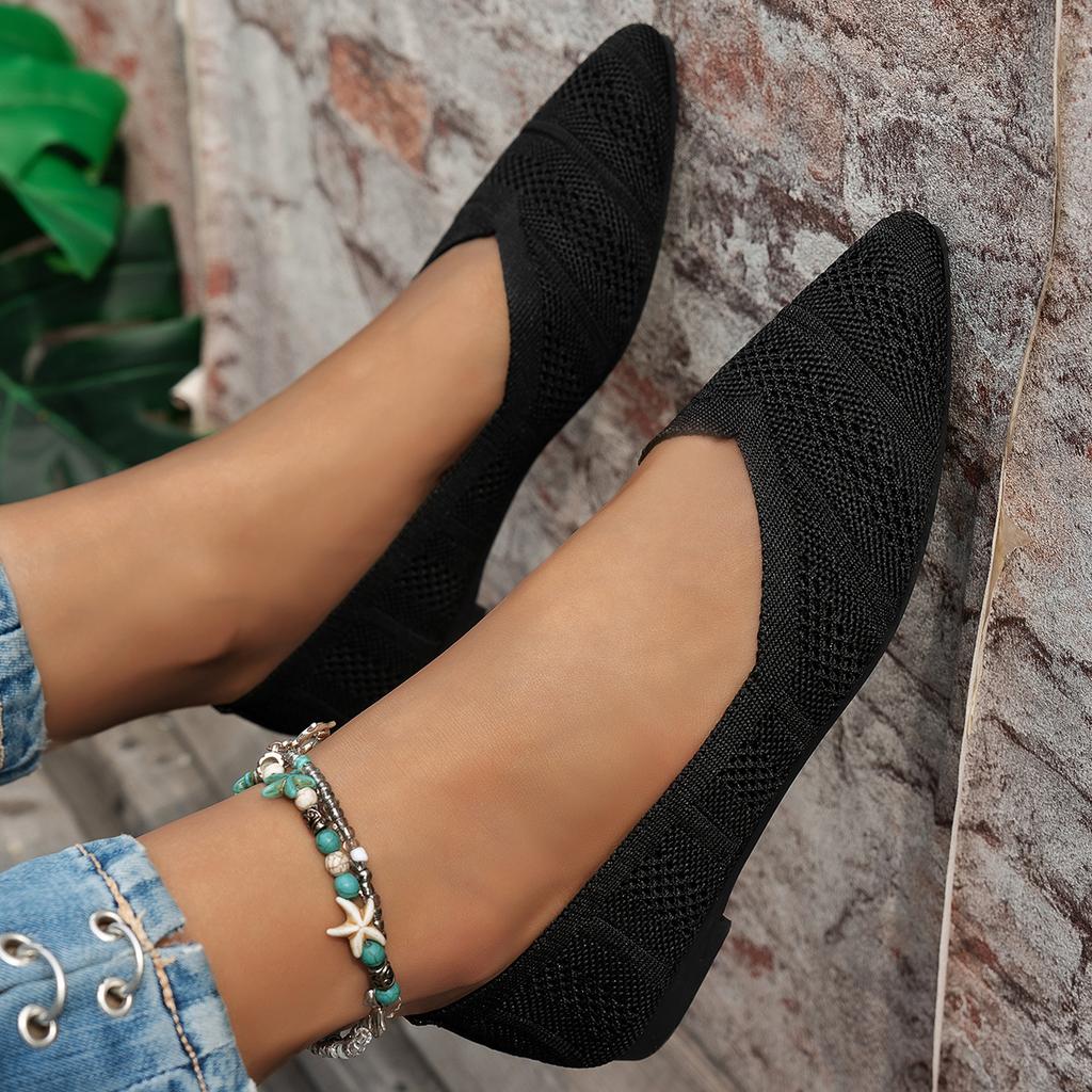 Fashion Women Flats Shoes 2025 New Leisure Comfortable Shoes Women Large Size Pointed Loafers Shallow Elastic Knitting Sneakers Women