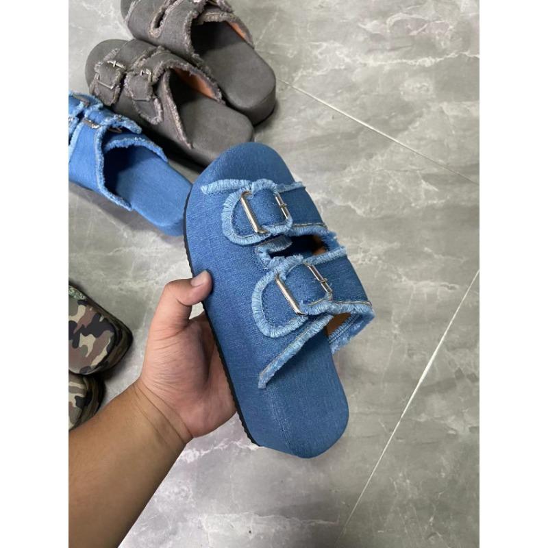 Große Knitter- und Denim-Gürtelschnallen-Sandalen für Damen, die draußen Hausschuhe mit dicker Sohle tragen