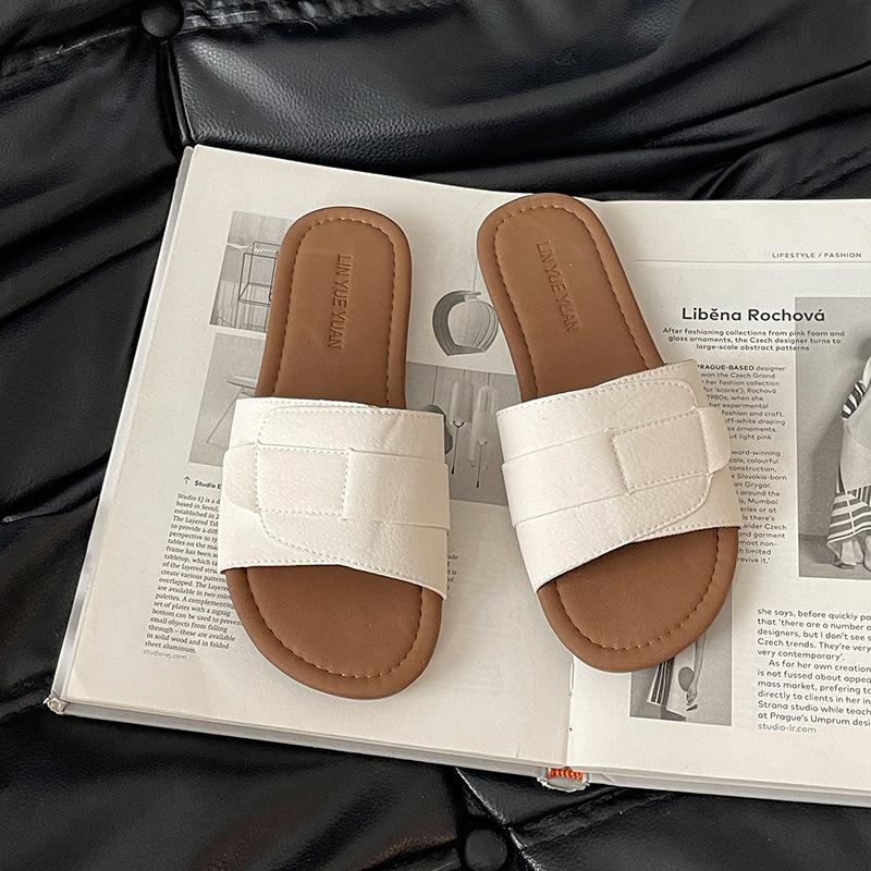 Fashion Simple Soft Bottom One-word Slippers Women's Summer Wear 2025 New Summer Versatile Mori Series Beach Cool Slippers