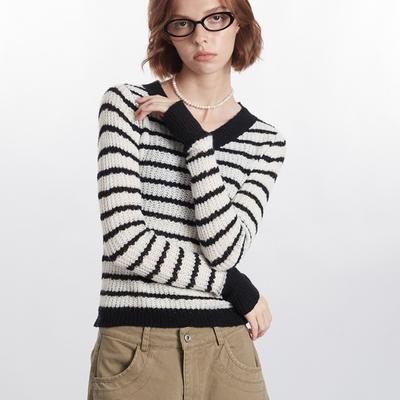 Ladies Elegant Stripe Design Tight Fitting and Slimming Versatile Knitted Top Pullover  Long Sleeved Sweater