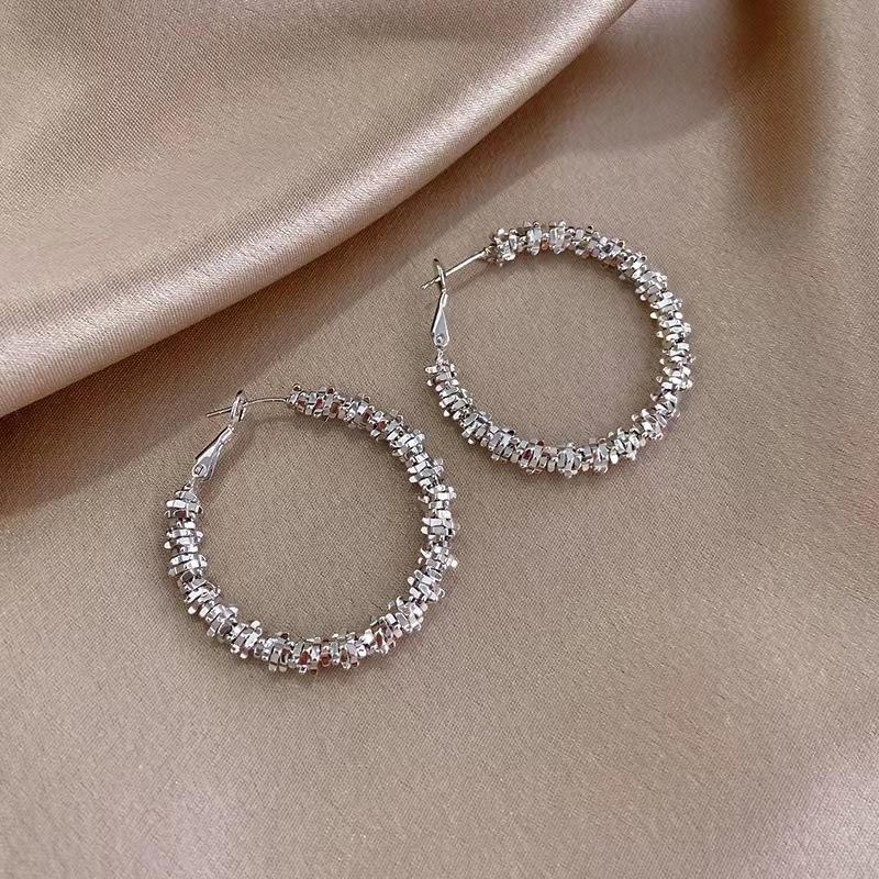 

Европейская и американская мода OL Style универсальные золотые геометрические круглые серьги женские преувеличенные круглые серьги Ruili