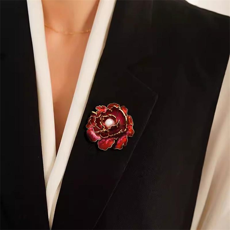 Creative Elegant Women Girls Fashion High-end Pearl Flower Badges Pin Classic Lady Exquisite Enamel Floral Clothing Coat Brooch