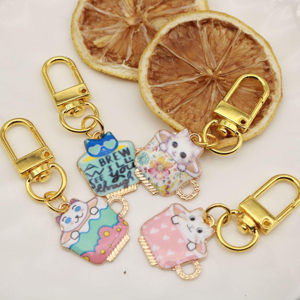 Exquisite Cat Keychain: Japanese Style Cartoon Cup Charm - A Delightful Gift for Friends.