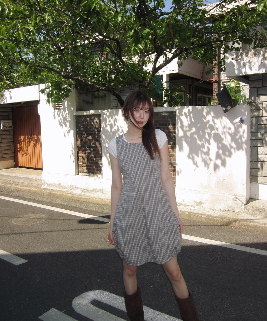 Ouas Balloon Check Dress (Warm Gray)