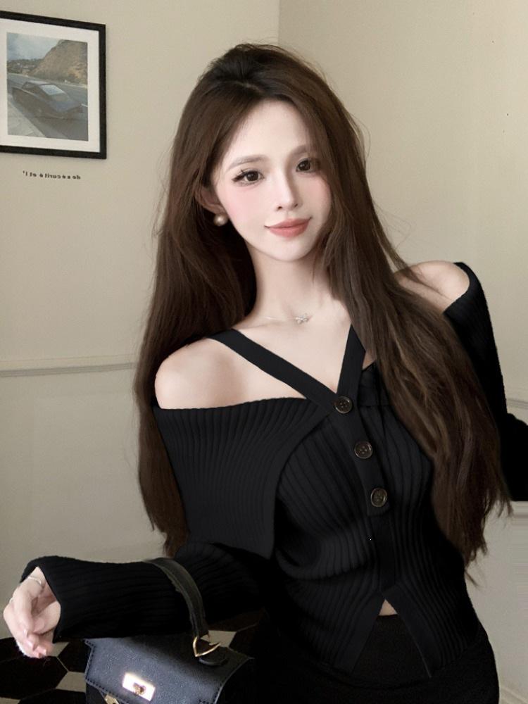 French Spicy Red One-Shoulder Knit Top for Women - Autumn/Winter Design