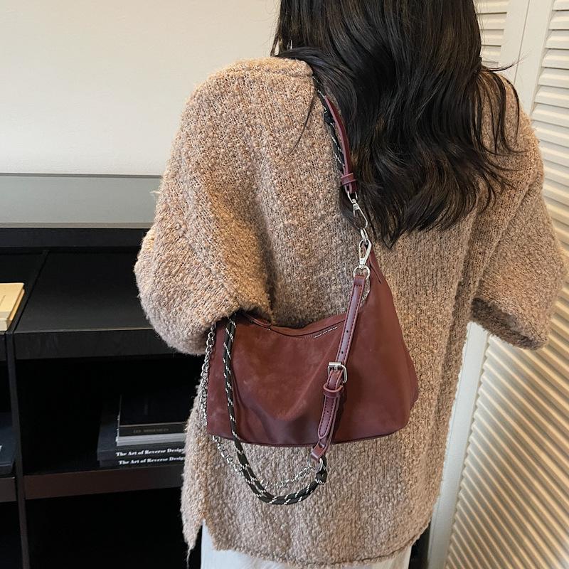 Niche Design Hand-carried Dumpling Bag Women 2025 New High-end Casual Matte Messenger Bag Retro Commuter Bag