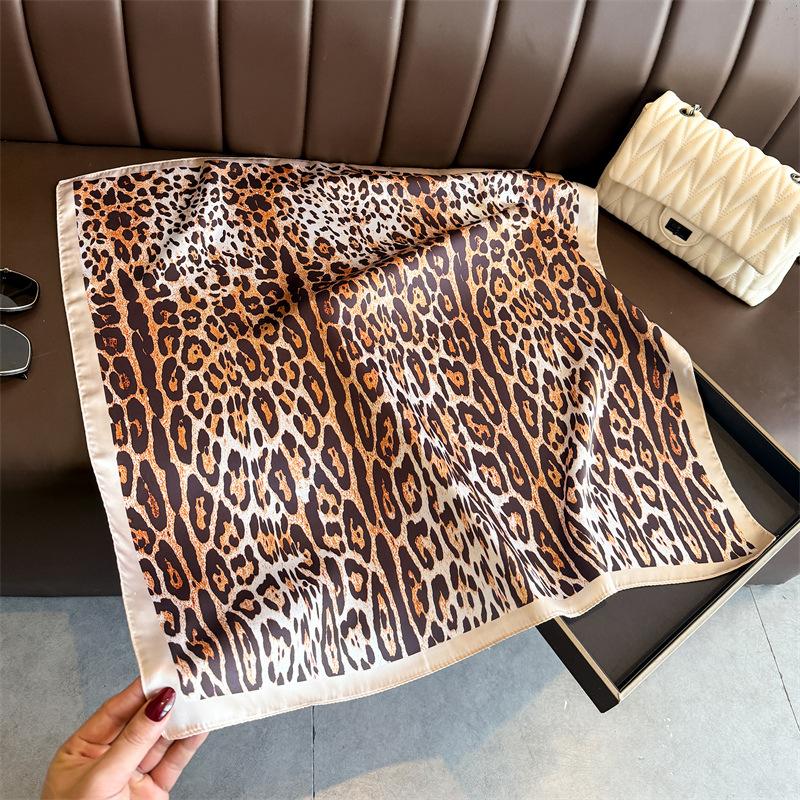 Leopard Print Polyester Scarf Women Fashion Sunscreen Neck Scarf