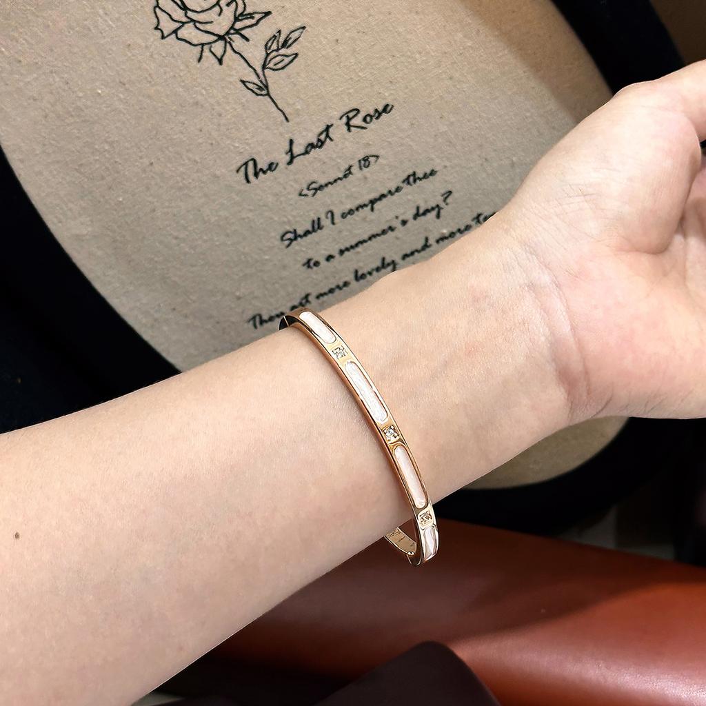 Seiko and Simple Micro-embellished Fashionable and Versatile Bracelet