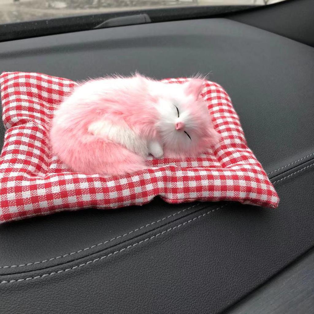 Bambuskohle Katze Auto Ornament mit Schmuckunterlage und Simulationskätzchen.