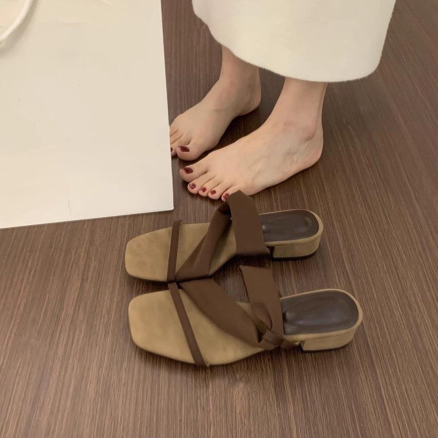 Retro vielseitig und nicht fußmüde mit Zehensandalen für Damen Sommerbekleidung Lazy Wind 3cm kleine hochhackige Sandalen