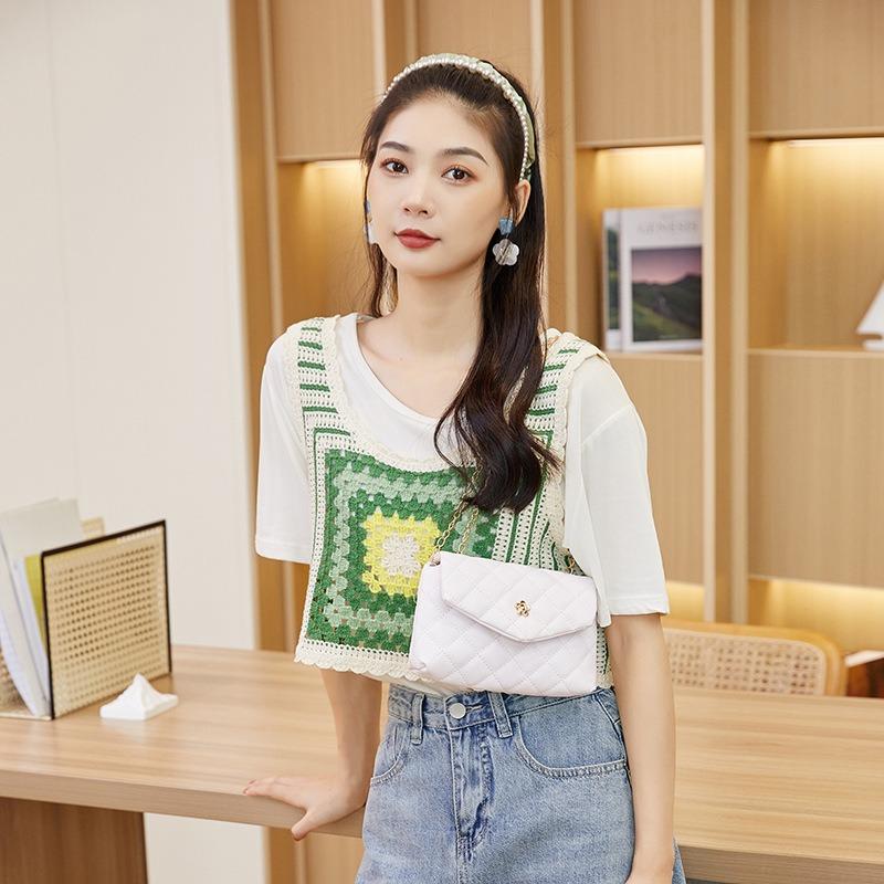 Women's bag new spring and summer fashion trend women's bag one shoulder flower messenger bag one piece