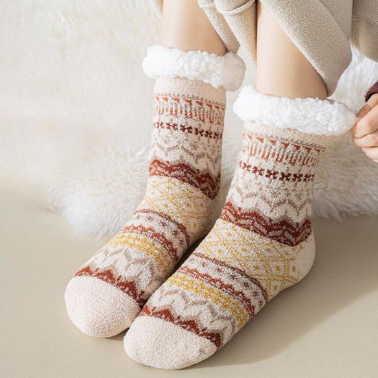 1 Pair Women Winter Socks Lamb Velvet Floor Socks Retro Ethnic Style Autumn Winter Calf Socks Daily Wear