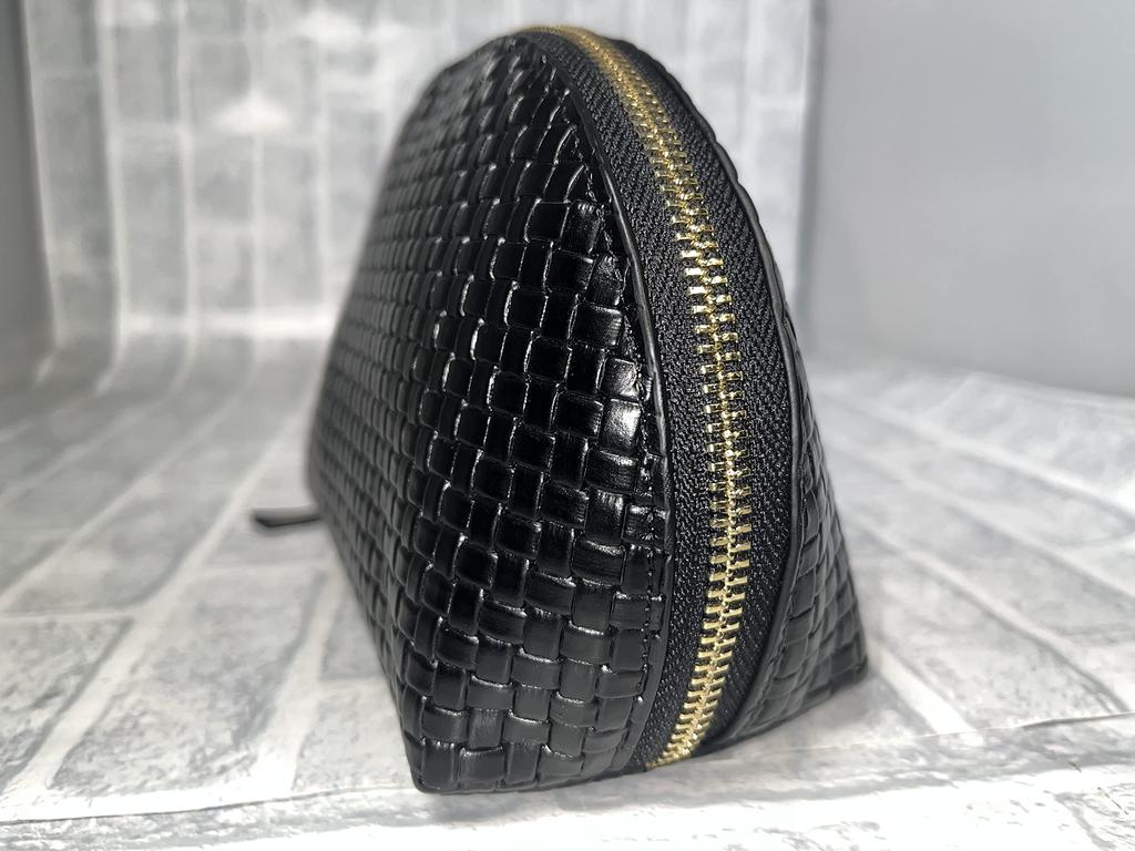 Pouch Made from Italian Genuine Cowhide Machine Mesh Embossed Leather Shell-shaped Leather, (Black)