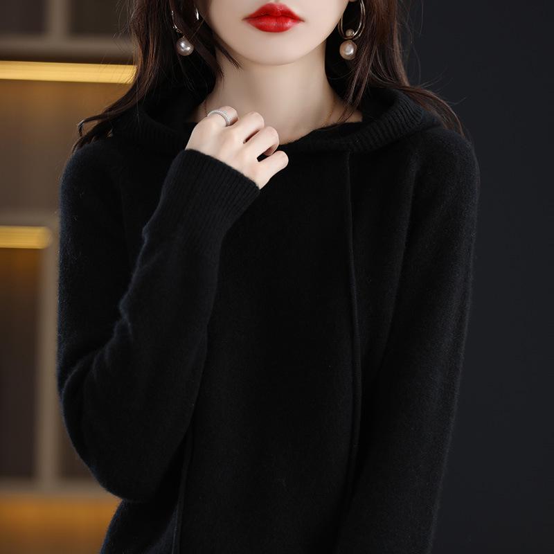 2026 Autumn/Winter Women's Hooded Knit Pullover Sweater: Loose-Fit Base Layer Top