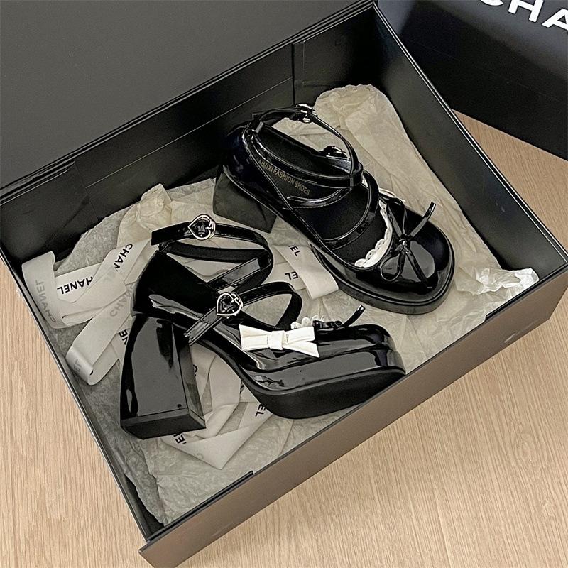 Black French small man height increase thick heel high heels women's 2025 new autumn versatile round head Mary Jane single shoes