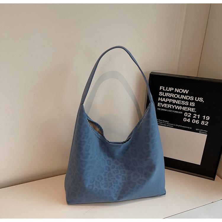 

Leopard print large capacity trendy underarm bag 2025 autumn new casual simple shoulder bag fashion tote bag синий