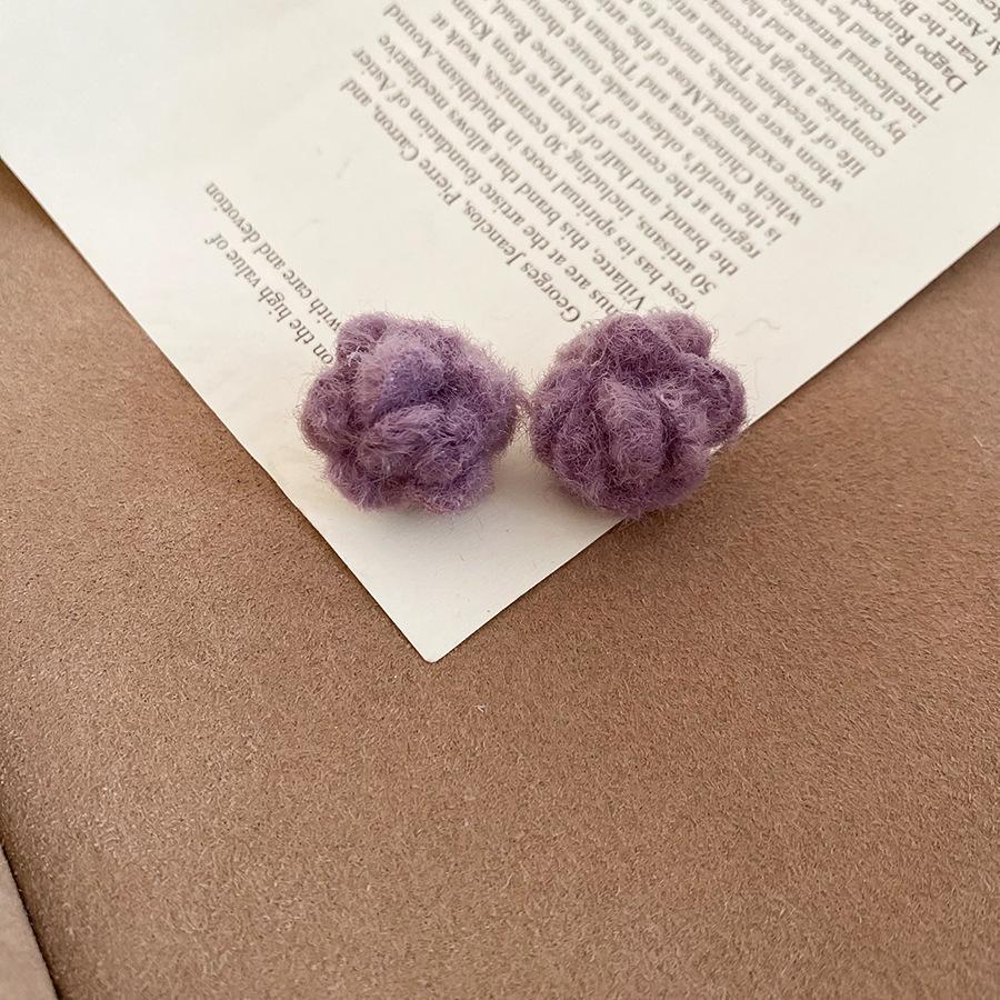 Silver Needle Wool Flower Stud Earrings - Bohemian High-End Fashion for Autumn/Winter