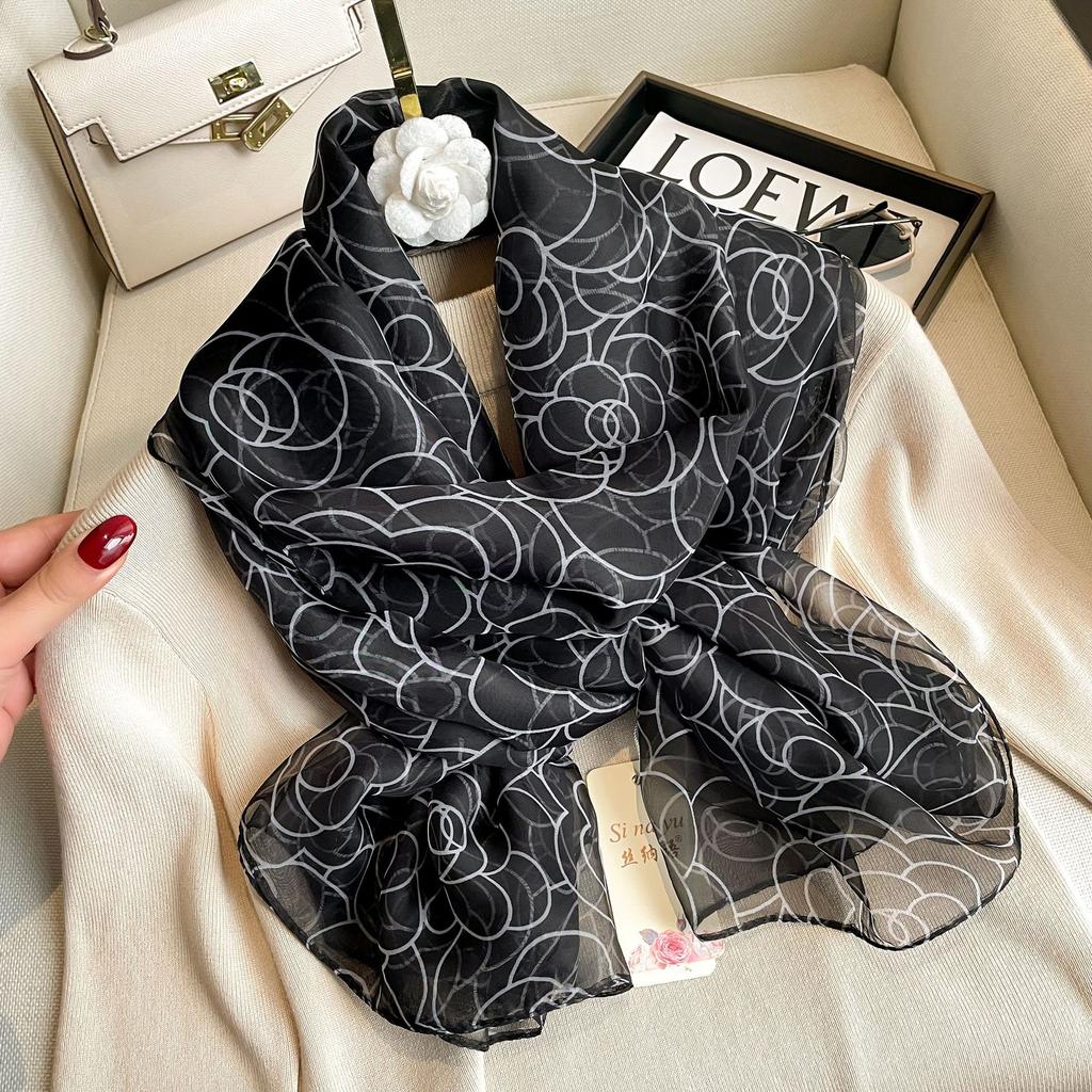Summer Scarf Women Outdoor Sunscreen Shawl Soft Bandanna Foulard Female Floral Silk Shawl Lady High Quality Head Hijab Wrap