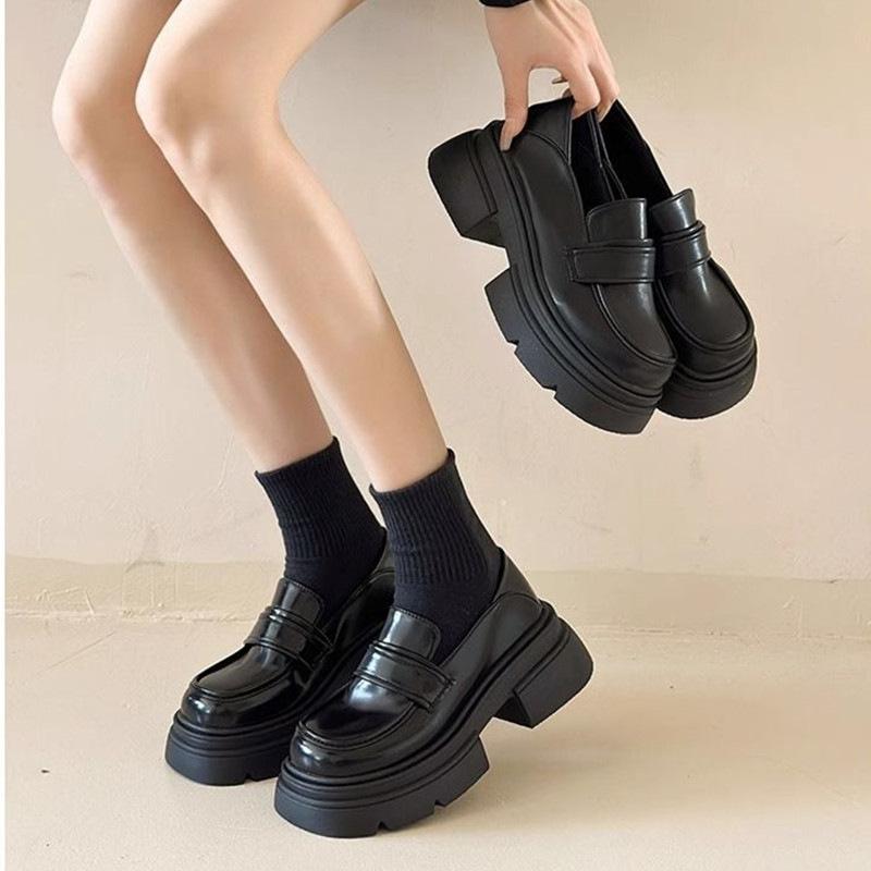 

Женские лоферы на платформе, осень 2025, новая черная обувь на высокой подошве из маленькой кожи, в британском стиле, на одном педале, на толстом каблуке, одинарная обувь 40