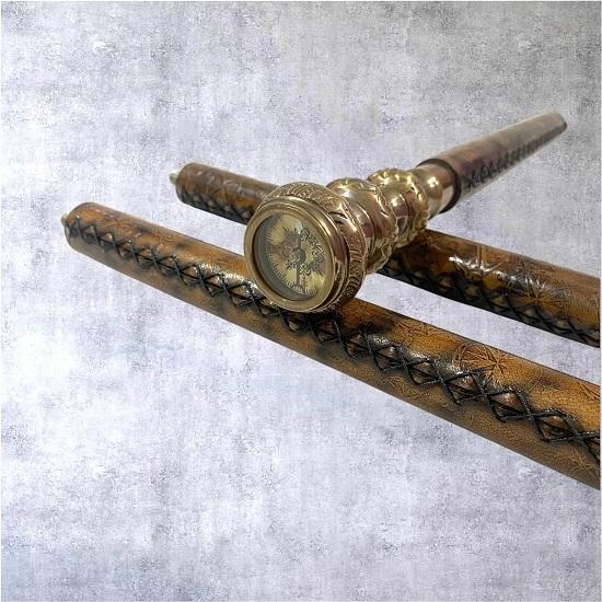 Hölzerner Spazierstock mit Messing-Kompassgriff, Lederumwickelter dekorativer Stock, Einzigartiges Geschenk für Männer, Frauen, Sammler