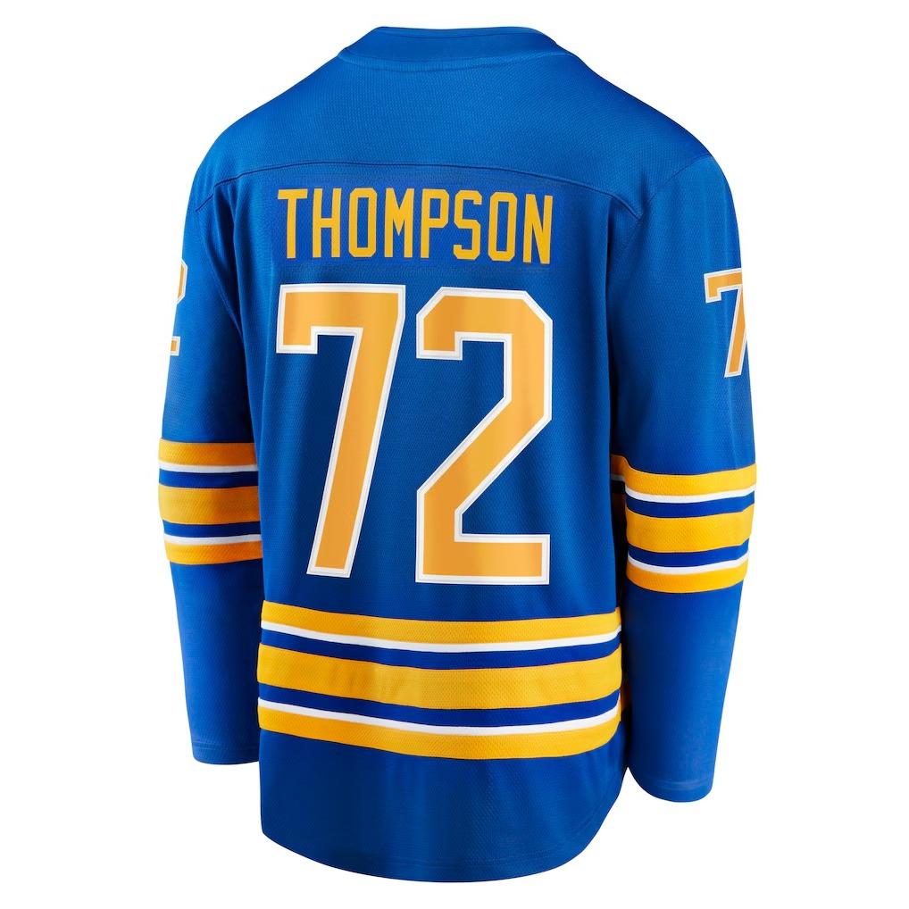 Camiseta de Hockey - Azul con Acentos Amarillos/Blancos "Thompson 72" Logo de Bisonte de Buffalo y Espadas Cruzadas Estampados HD 3D