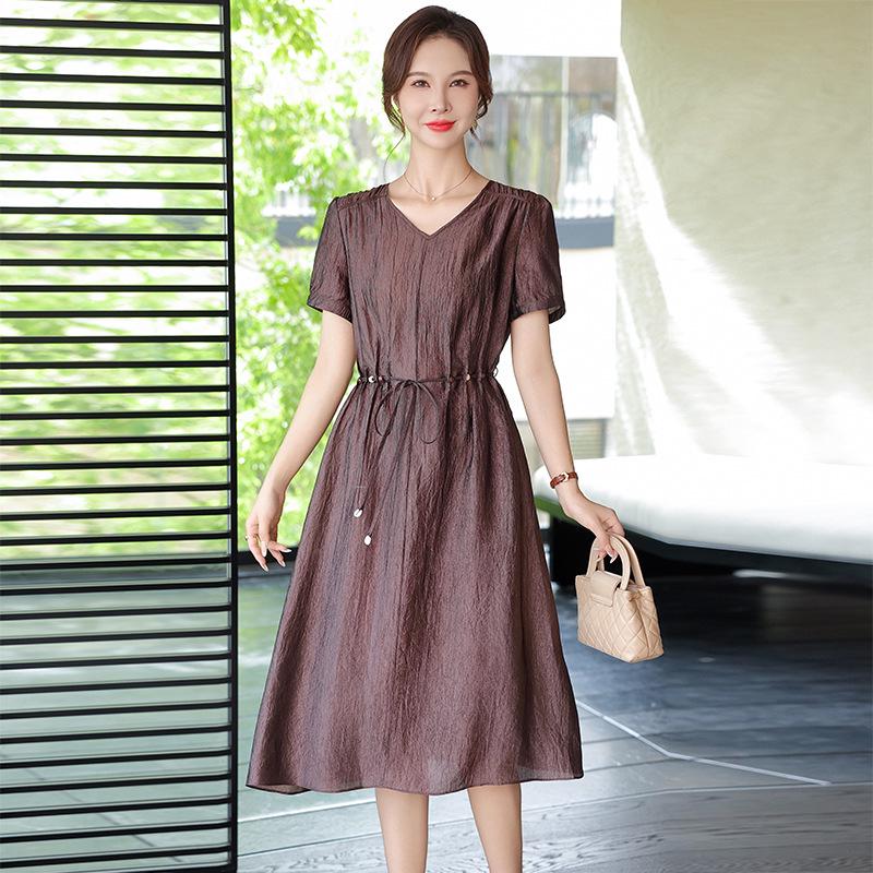 

Youthful Summer Dress 2026: Elegant Waist-Cinched Solid Color Short-Sleeved Skirt for Middle-Aged & Elderly Women XL [52.5-60 kg] кавовий