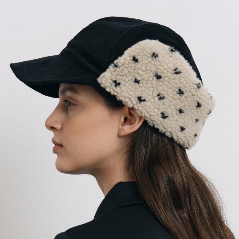Bermudagrass Earflap Cap   Dot Boa   Black