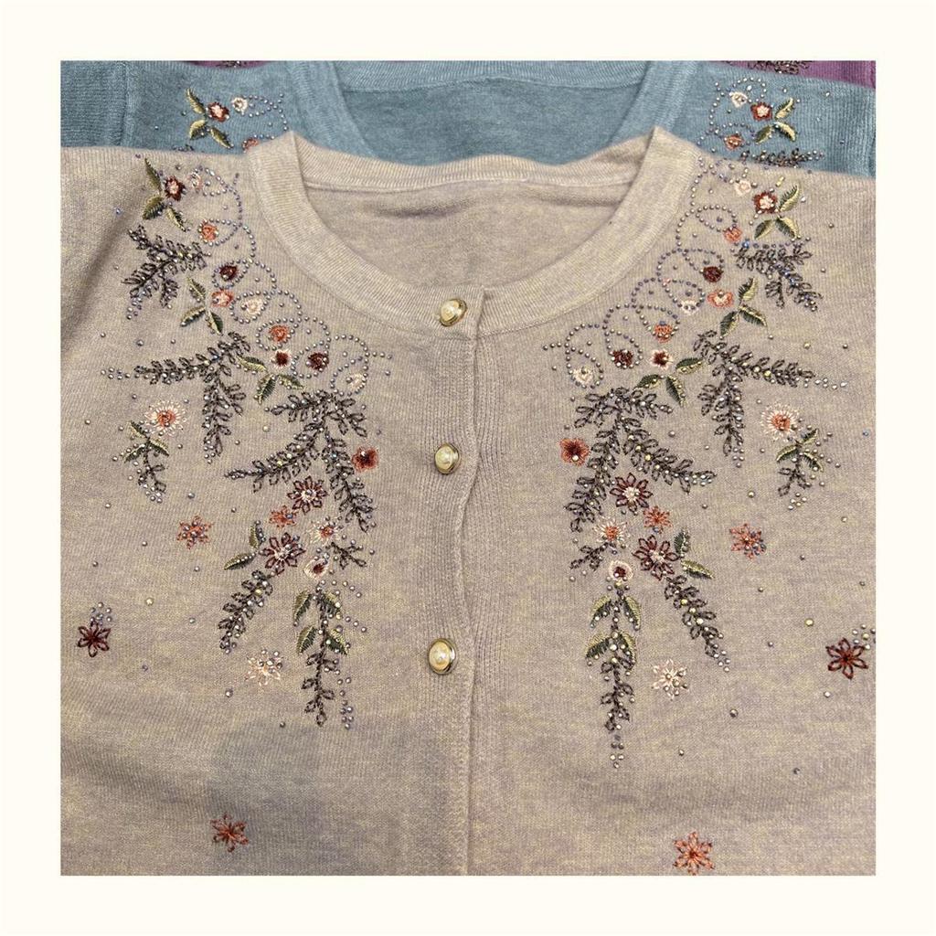 Women's Crew Neck Wool Cardigan Autumn/Winter Loose Fit with Rhinestone Embroidery Knit Cardigan Top