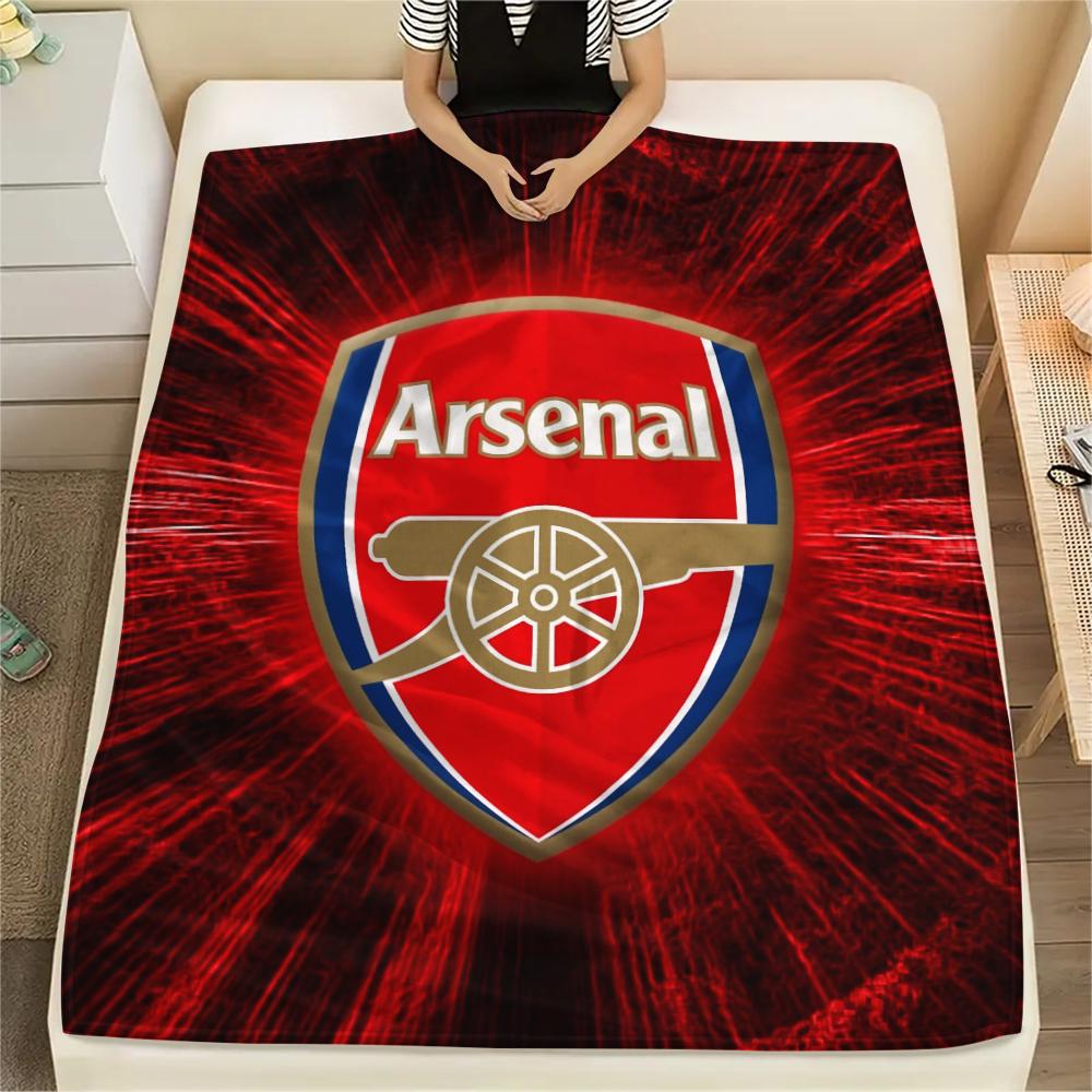 Klub Piłkarski Arsenal, Wzór Koc Flanelowy, Wysoka jakość, Wygodny na Wszystkie Pory Roku, Wystrój Domu, Ciepło i Komfort, Idealny na Prezenty.