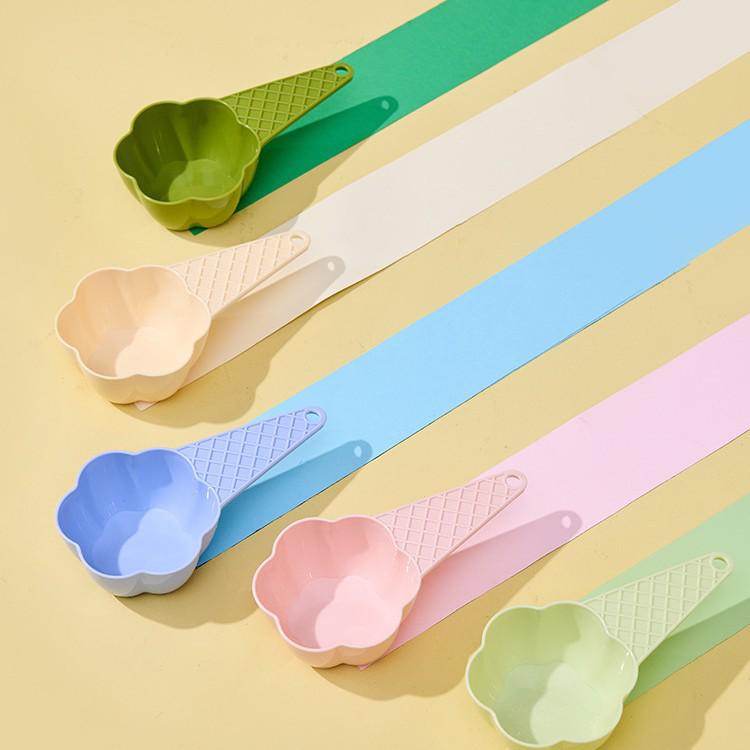 Multi-Functional Pet Food Scoop for Cats & Dogs