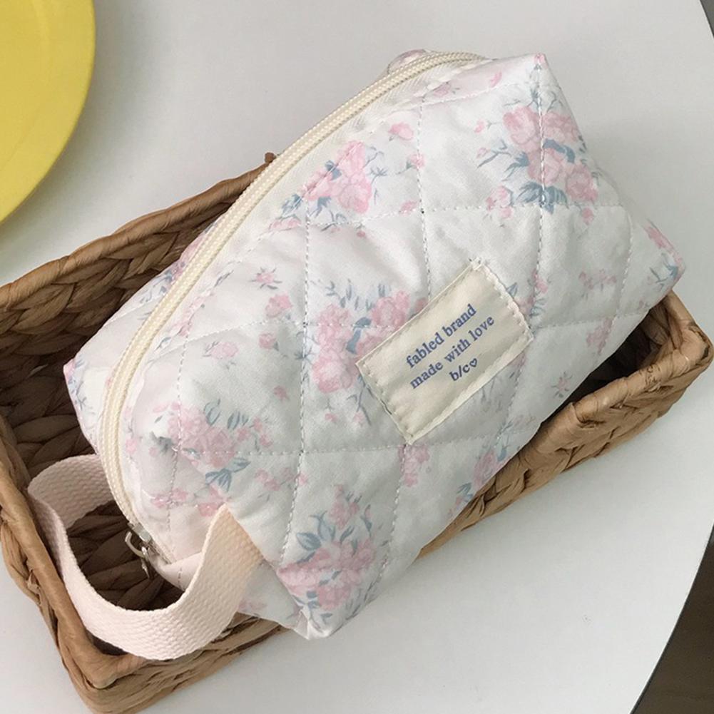 

Women Large Travel Organizer Large Capacity Floral Quilted Checkered Makeup Bag Skincare Pouch Lightweight Lady Makeup Bag Purse