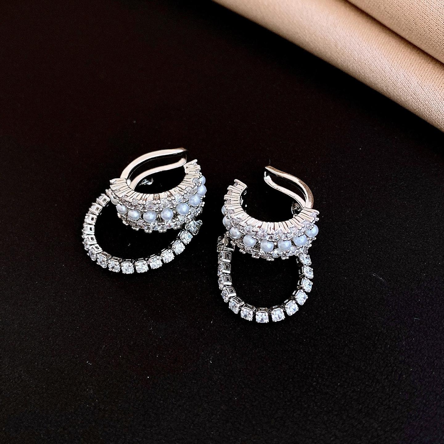European and American elegant zircon wings, water drop-shaped earclips, women s earless earrings, earrings.