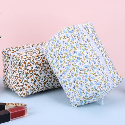 2PCS Cute Travel Toiletry Bag Large Capacity Cotton Makeup Brushes Storage Bag Quilted Makeup Bag with Zips for Women