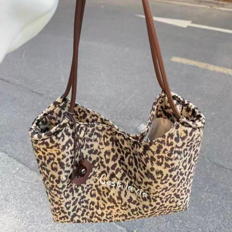 Canvas Leopard Print Large Capacity Crossbody Bag For Daily Fashion And Short Trips