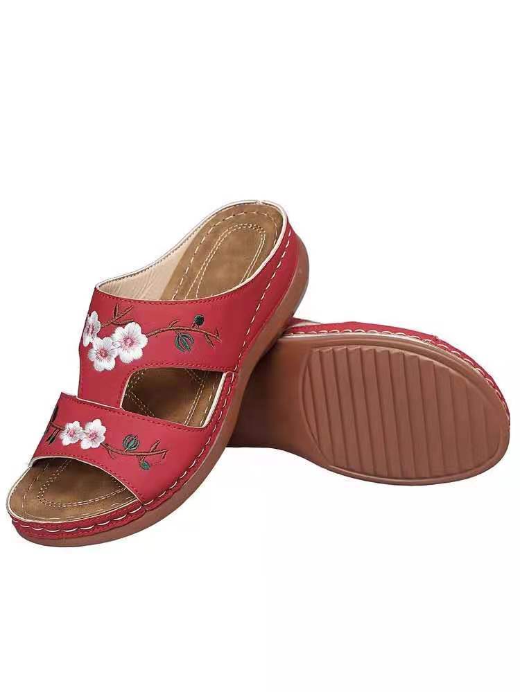 

2025 summer new embroidered slippers women s independent station wish hollow flower embroidery open-toed sewing wedge heel slippers 35 красный