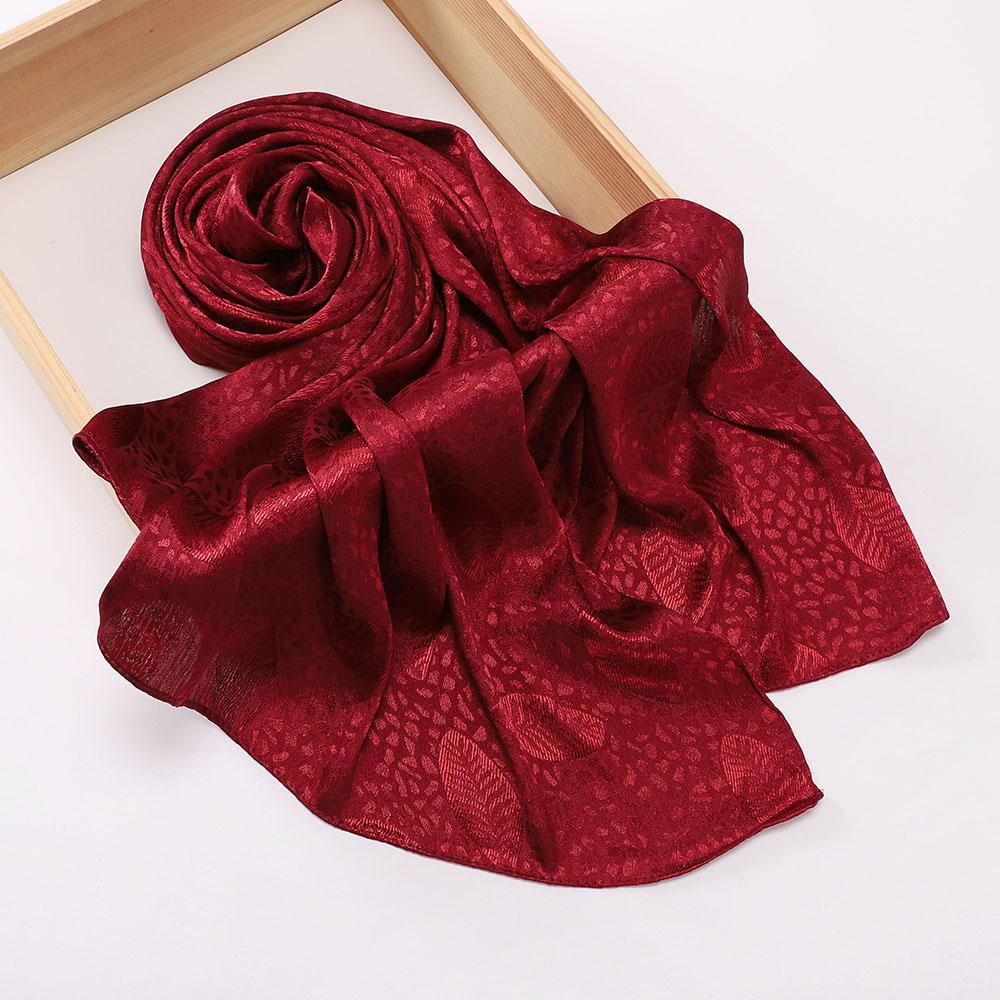 High Quality Premium Satin Hijab Leaf Print Hijab Plain Malaysia Women Scarf Satin Shawl Luxury Silk Satin Wrap