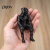 Scultura Motociclista Figurine di Motociclista Stampate in 3D, Statua Artistica Seduta, Decorazione Statua Biker per Casa Ufficio Scrivania e Appassionati