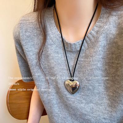 Love Pendant Necklace Women's Autumn and Winter Retro Temperament Long Sweater Chain Versatile Accessories