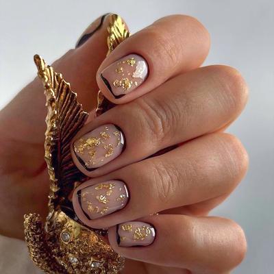 Kurzes Nude mit schwarzem Rand Nagelstück Nagelkunst Pailletten Nagelkunststück Falscher Nagel Nagel Nagelaufkleber Nagelstück