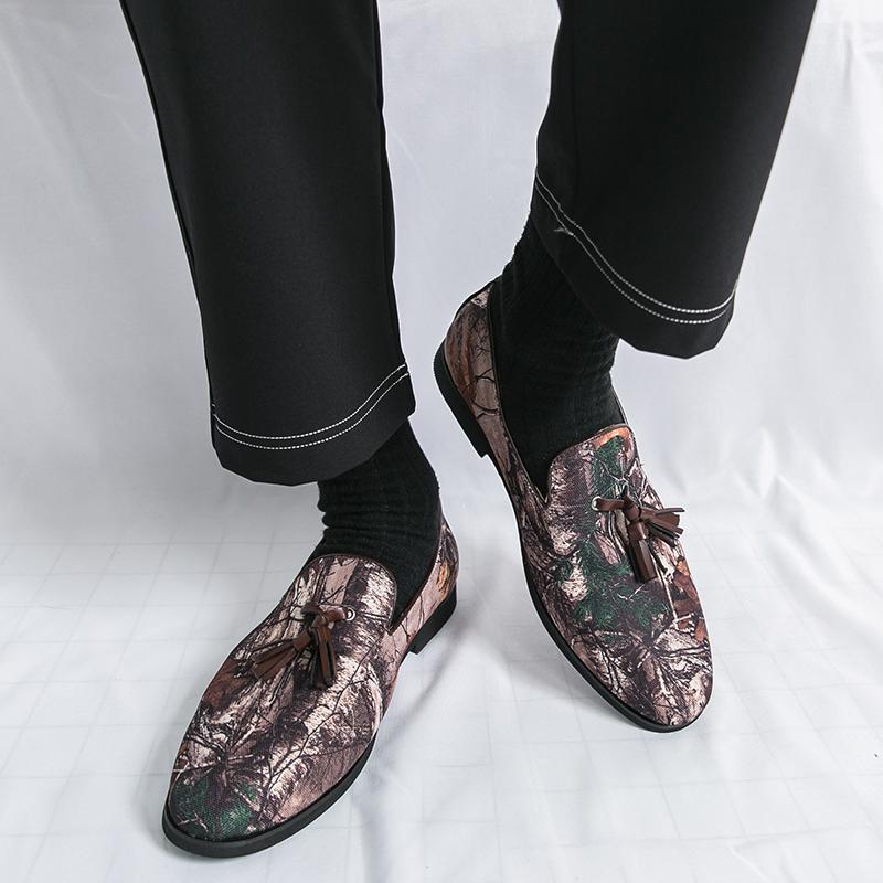 Men Classic Fringed Shoes Black One-legged Light Comfortable Driving Travel Brand Loafers Gentleman's Shoes Size 38-46 Men Shoes