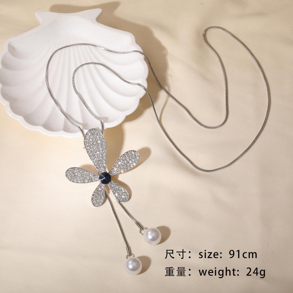 Autumn and winter sweater chain long popular simple fashion atmosphere rhinestone flower girl clothes accessories sweater chain women
