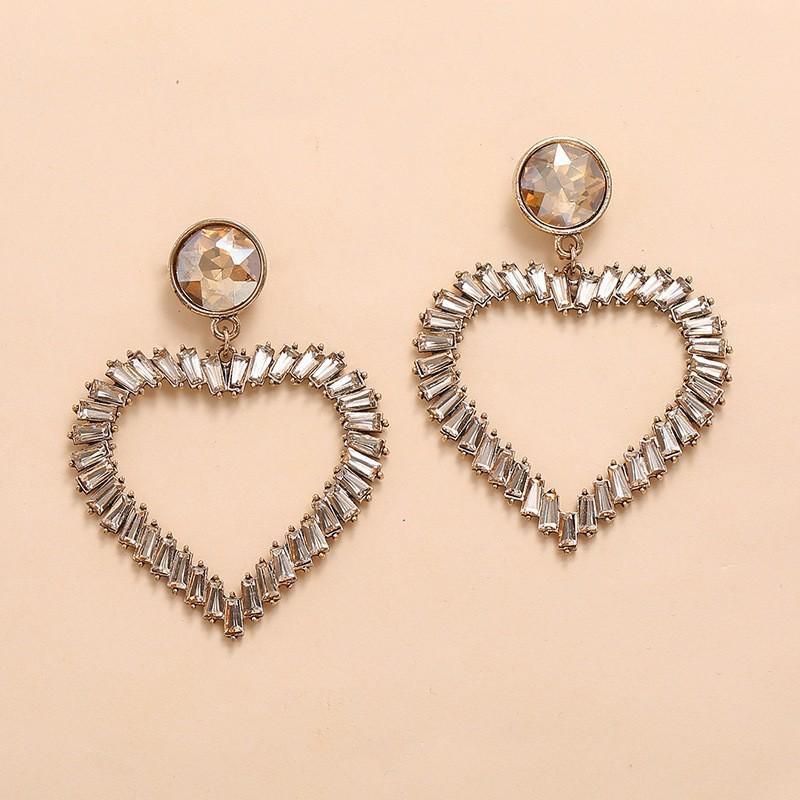 Korean Retro Heart-Shaped Stud Earrings with Rhinestones