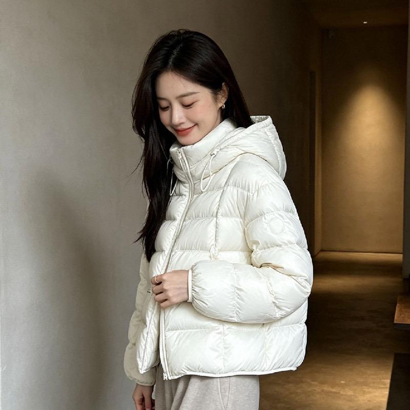 Autumn and winter new down jacket women's short hooded ribs white duck down large size versatile jacket tide