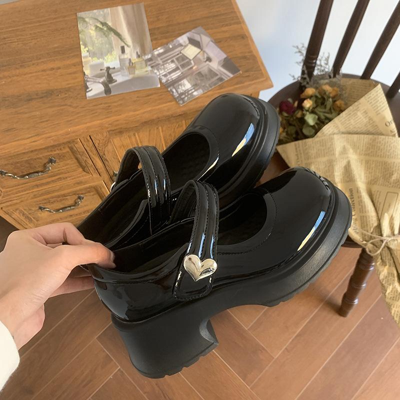 

White with skirt heightening platform small leather shoes women s 2025 new autumn with shallow mouth Mary Jane single shoes 39