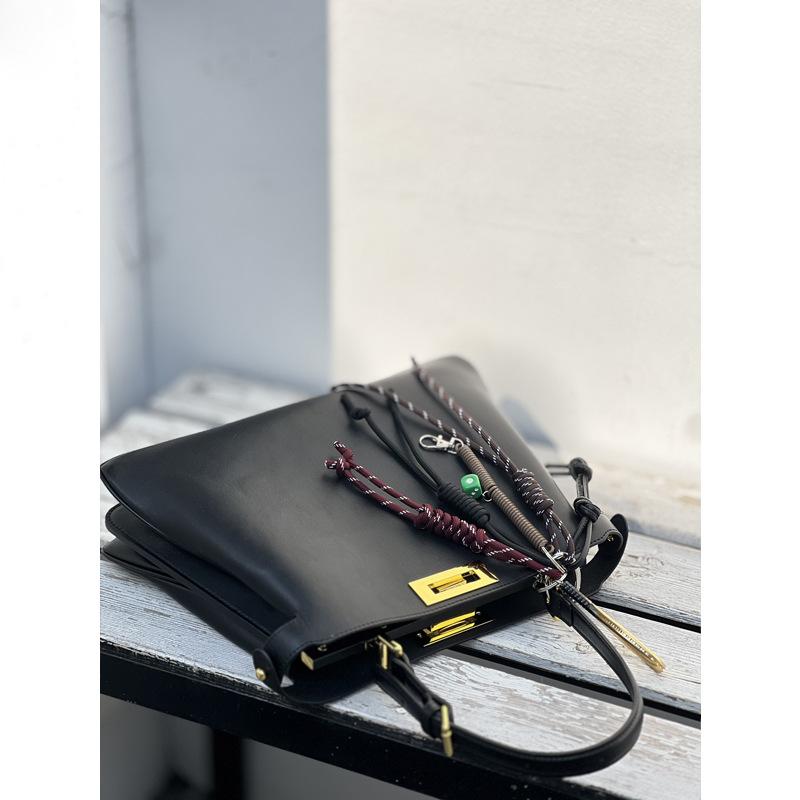 Metal Lock Buckle Kitten Bag for Women, Light Luxury High-end Leather Single-shoulder Handbag, Chain Decoration, Crossbody