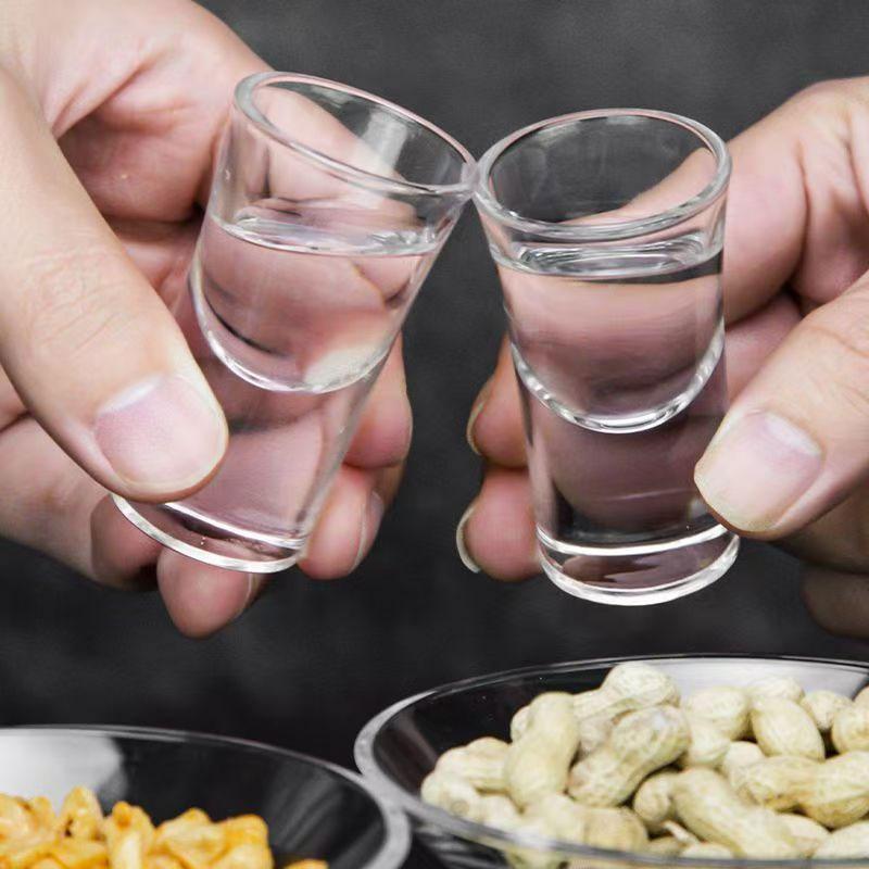 6pcs Glass Wine Glasses of Two Sizes Small Gifts for Festivals Small Wine Glasses for Gatherings Small Presents Christmas Gift