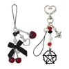 Nyckelring med körsbärspärlor för kvinnor flickor Söt röd körsbärsfruktväska Berlock med rosett Svart stjärna Nyckelring för plånbok Väska Ryggsäck Handväska Tillbehör