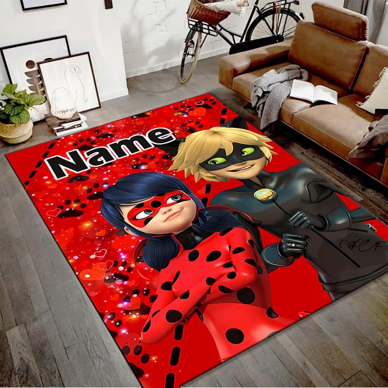 Tappetino Coccinella Personalizzato con Nome, Tappeto Lavabile in Poliestere per Ingresso Interno, Regalo per Natale, Pasqua, Giorno del Ringraziamento